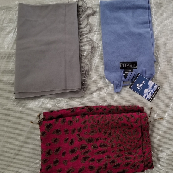 Assorted scarves (bulk purchase only) - Picture 2 of 5